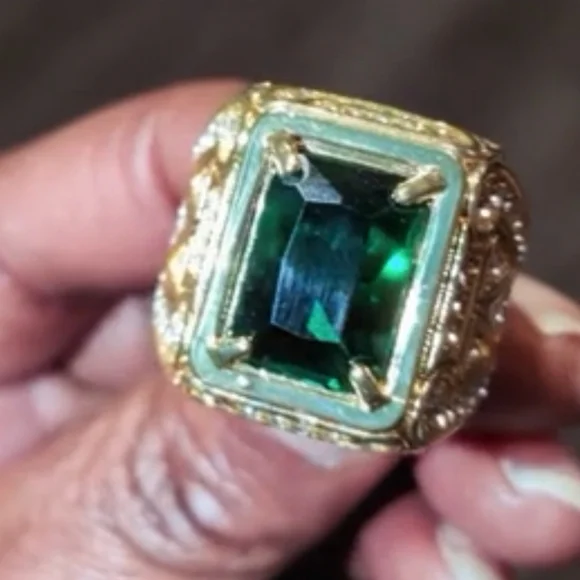Elegant Green and Gold mens Ring Sz 13